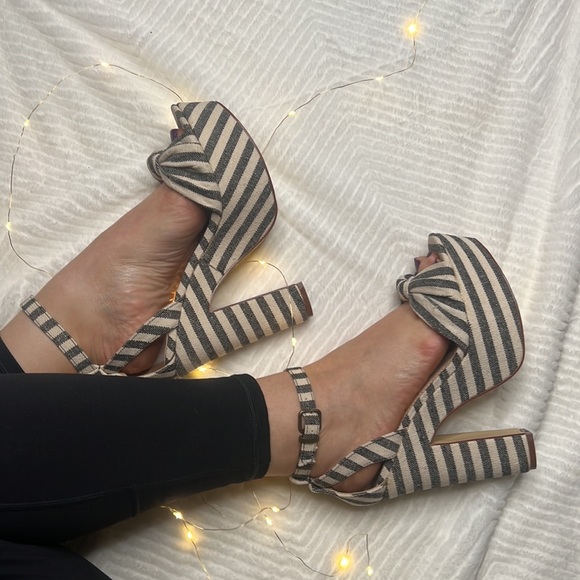 JustFab Lawren Wide Width Striped Platform Sandal - Size 10 - Picture 3 of 14